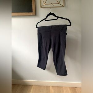 Athleta Salutation Pocket Capri